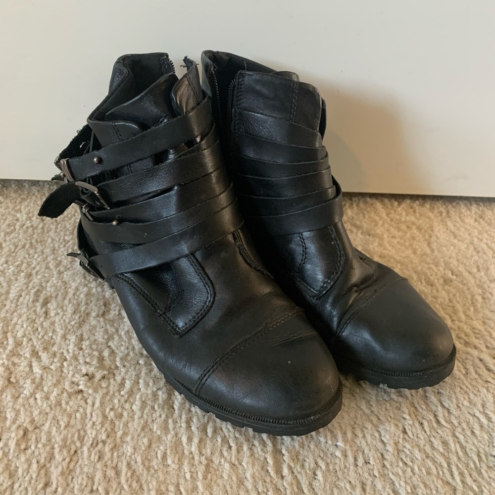 Boots - Picture 2 of 5